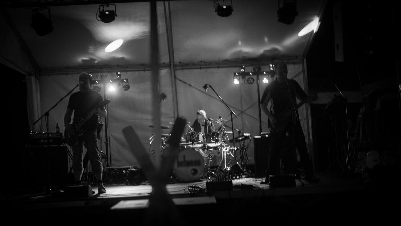 Konzertfotografie Schwarz-Weiß Punkrock Band Die Drolls Live Konzertfotografie Schwarz-Weiß Punkrock Band Die Drolls Live