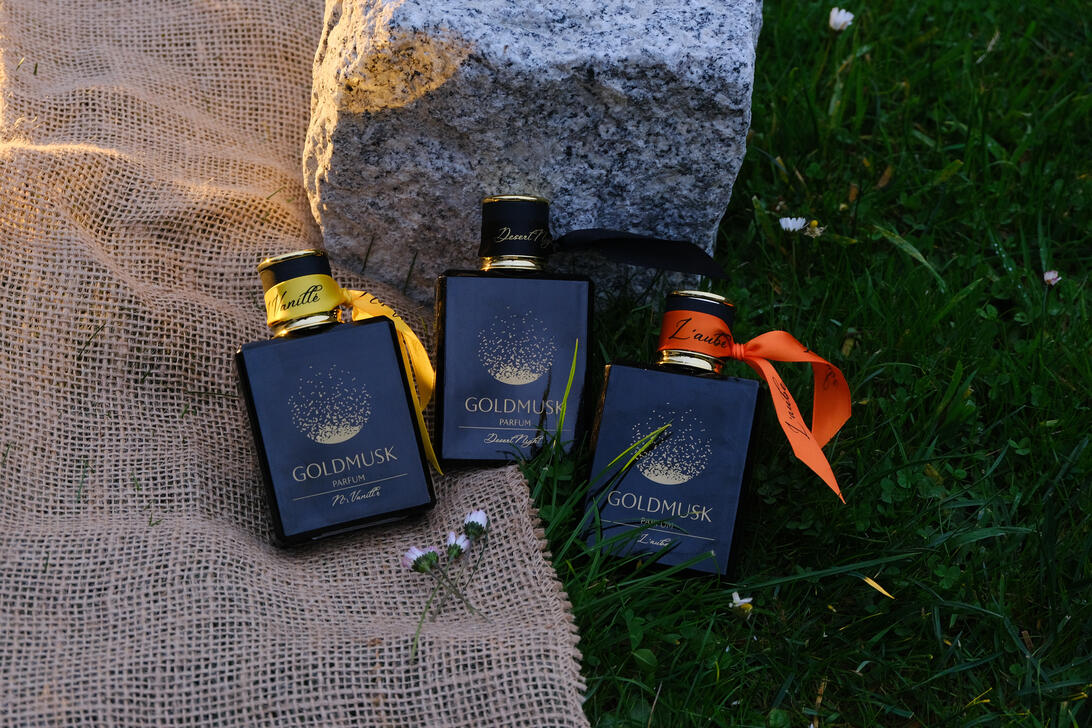 Produktfotografie Set drei Luxusparfüms Goldmusk Schweiz Produktfotografie Set drei Luxusparfüms Goldmusk Schweiz